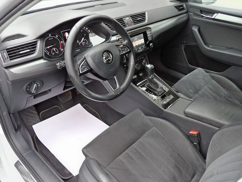 Škoda Superb 2.0TDI DSG 4x4 Style ČR DPH - fotka 20 z 32
