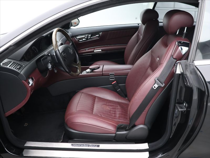 Mercedes-Benz CL 5,5 500 285kW 4Matic - fotka 11 z 28