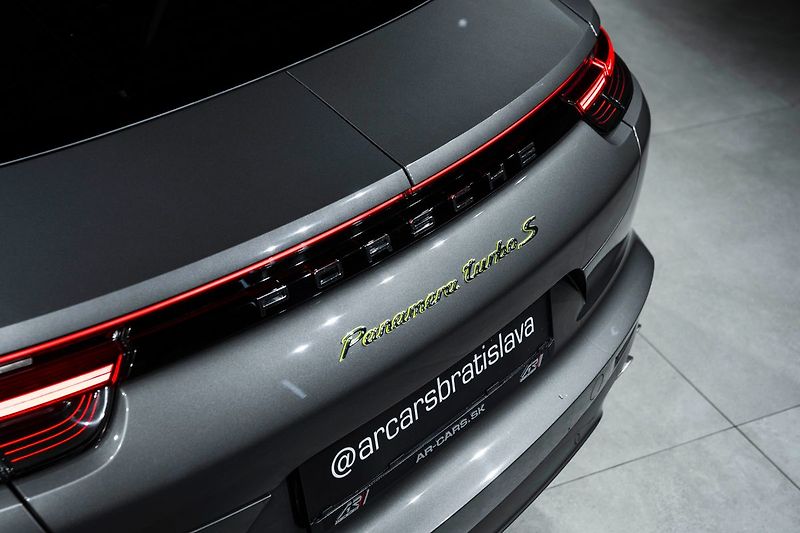 Porsche Panamera Turbo S E-hybrid, SportDesign, - fotka 24 z 25