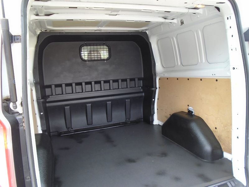 Ford Transit Custom (2015) 2.2 TDCi 6 míst, klima - fotka 11 z 25