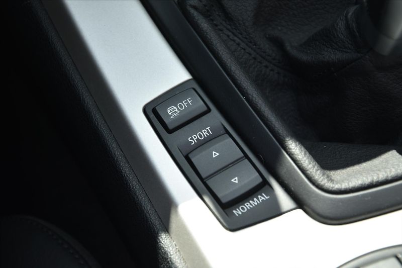 BMW Z4 23i 150kW SERVISNÍ KNIHA ČR - fotka 25 z 26