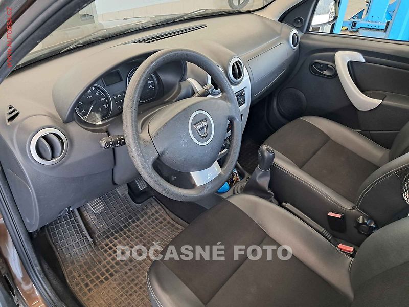Dacia Sandero (2012) 1.6i, servis.kniha, AC - fotka 3 z 3