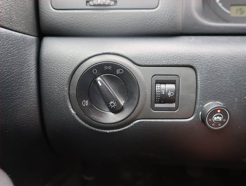 Škoda Octavia (2009) 1.6, LPG, nová STK, Tažné - fotka 14 z 17