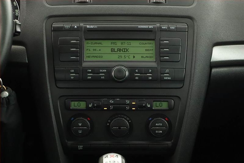 Škoda Octavia (2006) 2.0 TDI, 4X4, Tažné - fotka 10 z 12