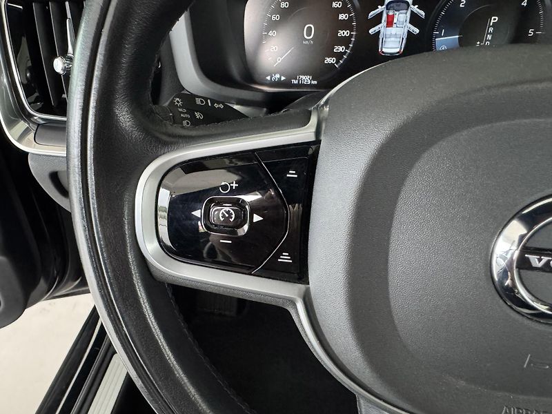 Volvo V60 D3 AUT*110kW*LED*KeyLess*DPH - fotka 25 z 34