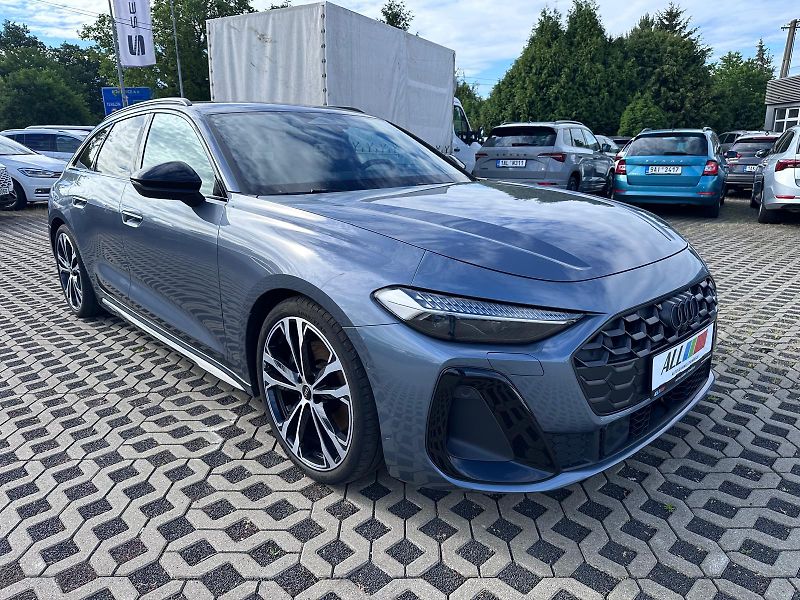 Audi A5 2,0 TDI Quattro S-LINE - fotka 4 z 17