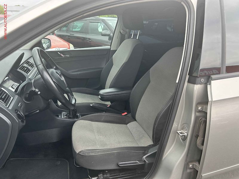 Škoda Rapid (2013) 1.2 TSI, ČR - fotka 9 z 17
