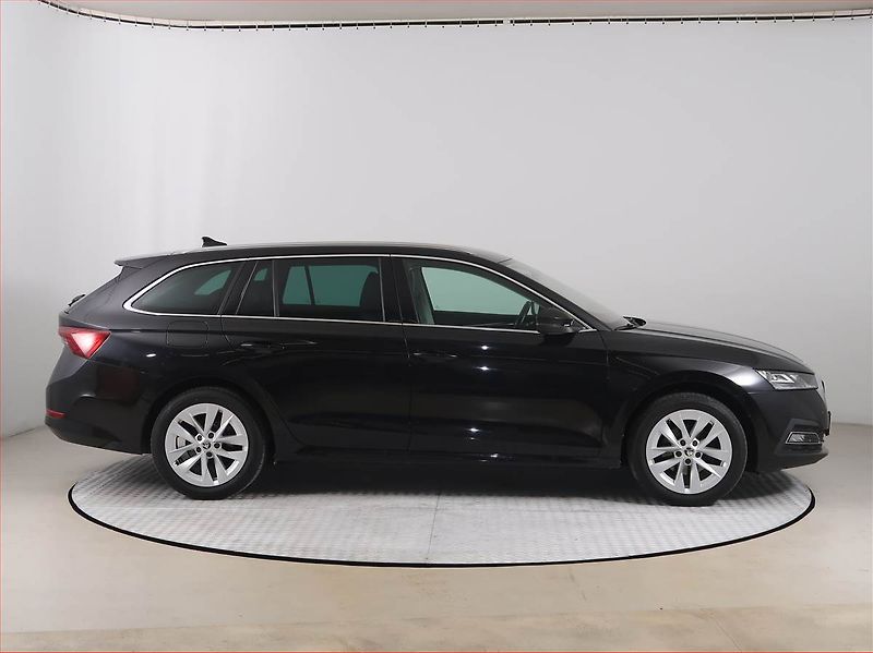 Škoda Octavia (2022) 1.5 TSI e-tec - fotka 6 z 19