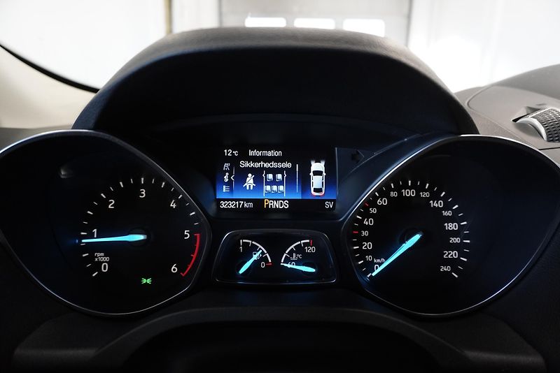 Ford Kuga (2019) 2.0 TDCI TITANIUM AUTOMAT - fotka 17 z 31