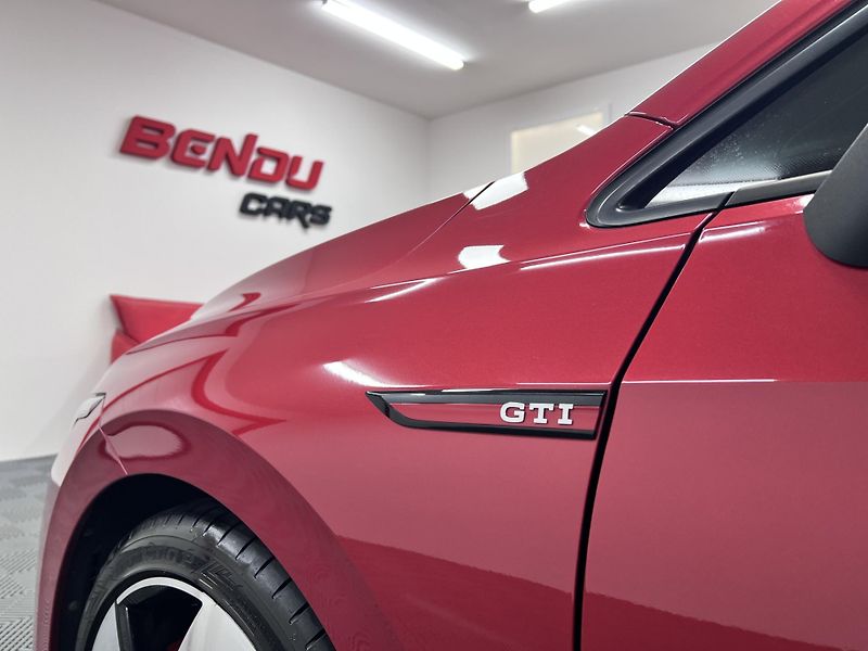 Volkswagen Golf GTI 180 kW Servis 68tkm - fotka 9 z 49