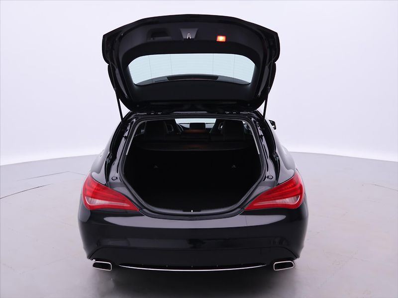 Mercedes-Benz CLA 2,0 250 155kW 4Matic Xenon - fotka 9 z 39