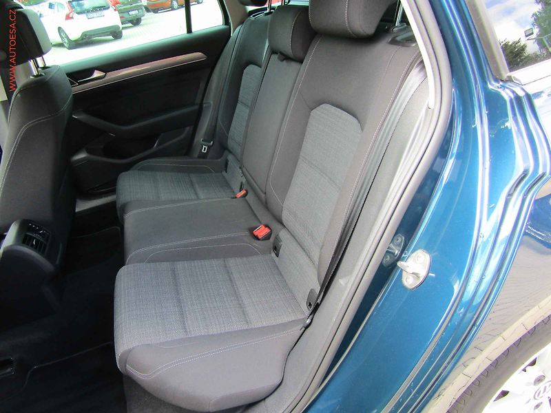 Volkswagen Passat (2020) 2.0TDi, Business, DSG, navi - fotka 10 z 17