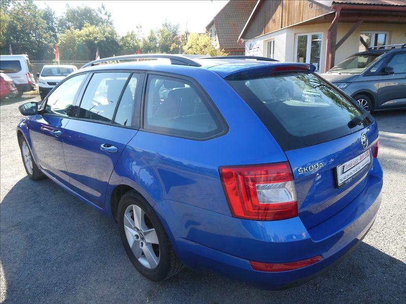 Škoda Octavia 1,6 TDi 77kW 4x4 serviska - fotka 7 z 45