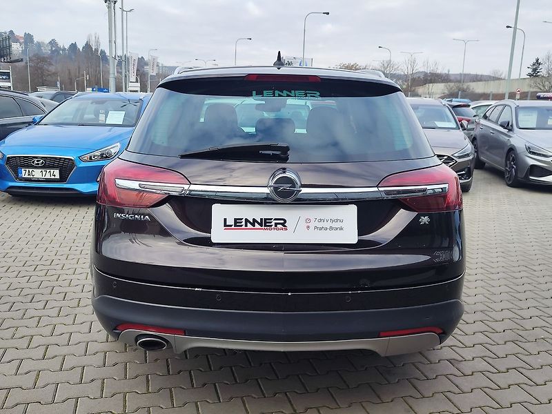 Opel Insignia 2.0 CDTI/125kW Sports AT  4x4 - fotka 6 z 33