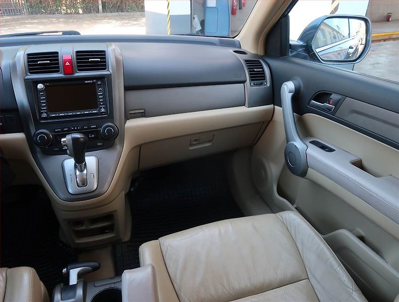 Honda CR-V (2007) Executive 2.0 i, 4X4, Automat - fotka 8 z 18
