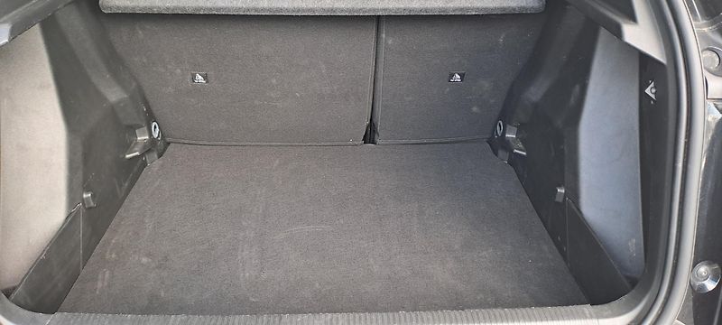 Peugeot 2008 (2024) ALLURE Hybrid 136 e-DCS6 - fotka 14 z 19