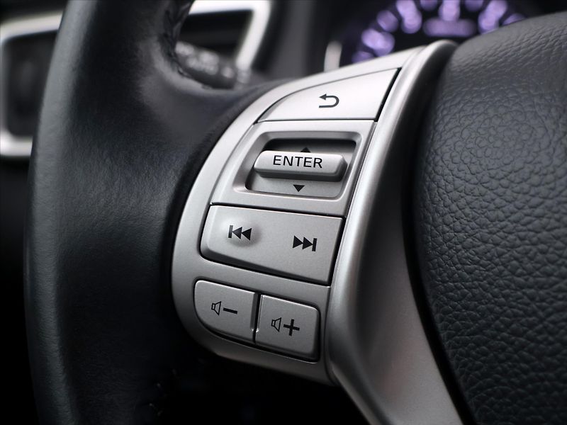 Nissan Qashqai 1,2 DIG-T 85 kW N-Connecta - fotka 16 z 31
