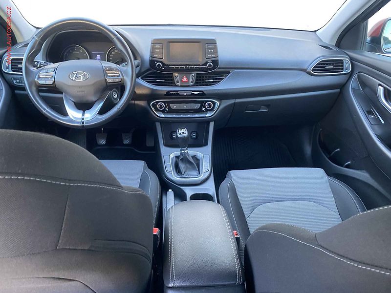 Hyundai i30 (2018) 1.0 T-GDi, Comfort - fotka 8 z 19
