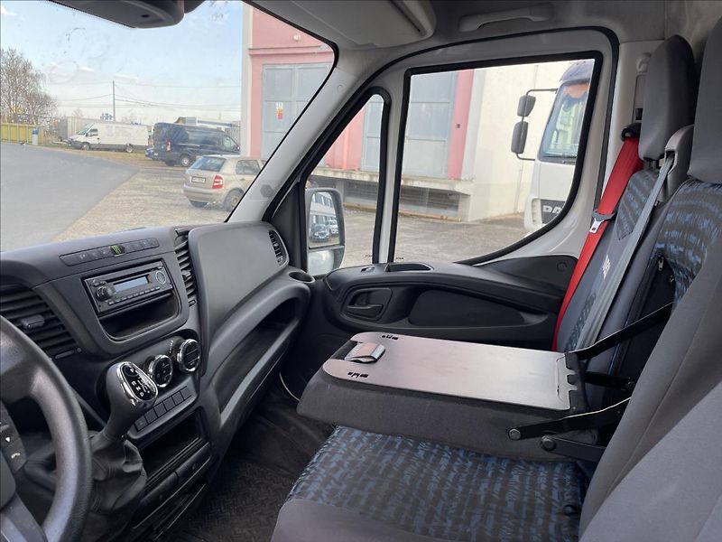 Iveco Daily 3,0 125kW*Automat* - fotka 19 z 25