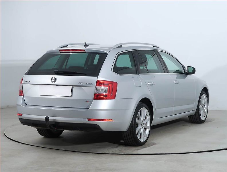 Škoda Octavia (2015) 2.0 TDI, 4X4, Automat, Kůže - fotka 5 z 26