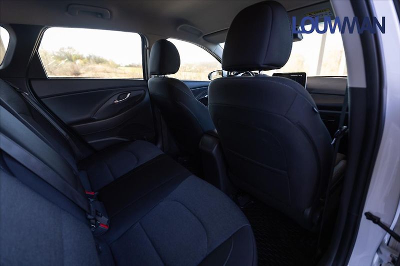 Hyundai i30 1,5 T-GDI Smart MHEV - fotka 18 z 22