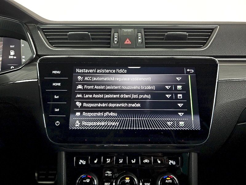 Škoda Superb (2023) 2.0TDi 147kW 4X4 SCOUT BUSINES - fotka 16 z 33