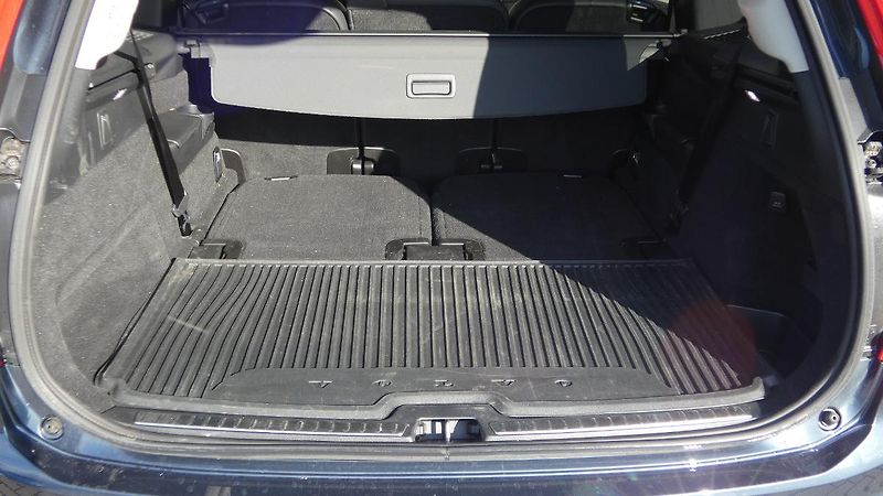 Volvo XC90 B5 AWD Plus Bright 7 míst - fotka 21 z 26