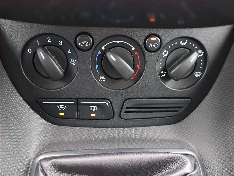 Ford Transit Connect (2015) Trend 1.6 TDCi, 3Místa, SR - fotka 16 z 16