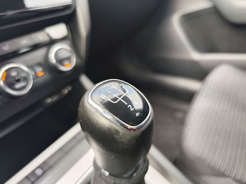 Škoda Octavia 1.6 TDI/81kW Elegance - fotka 21 z 28