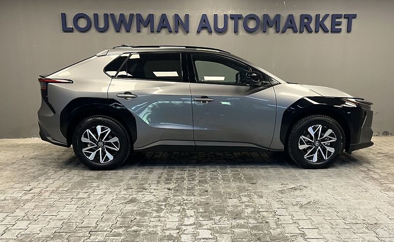 Toyota bZ4X STYLE 73.1 kWh - fotka 17 z 17