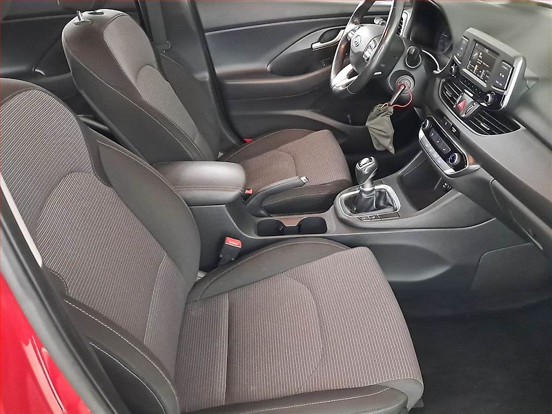 Hyundai i30 (2018) 1.0 T-GDI, Serv.kniha - fotka 9 z 20