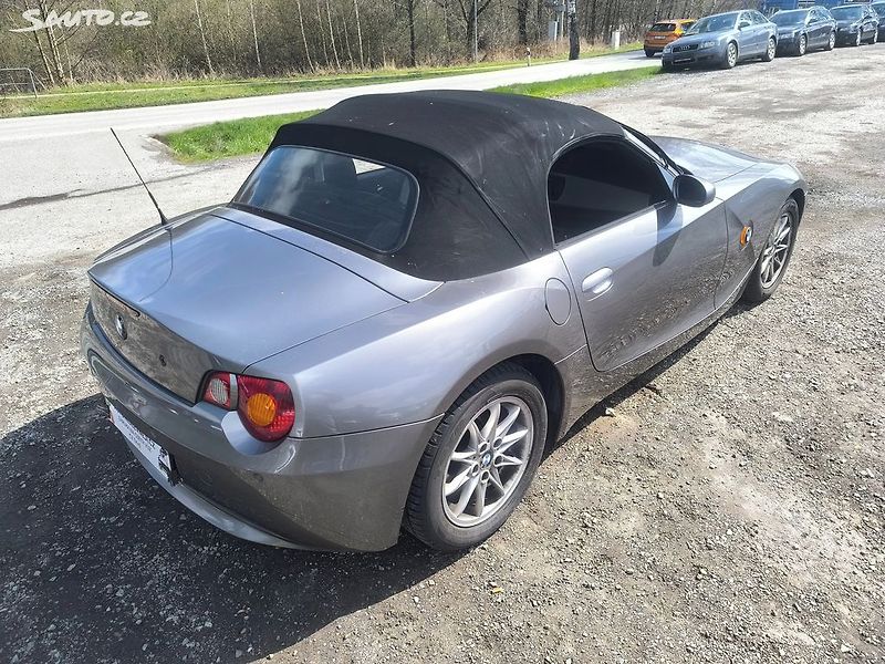 BMW Z4 6V,KRÁSNÁ,VÝBAVA,ALU,+HARDTOP - fotka 12 z 33