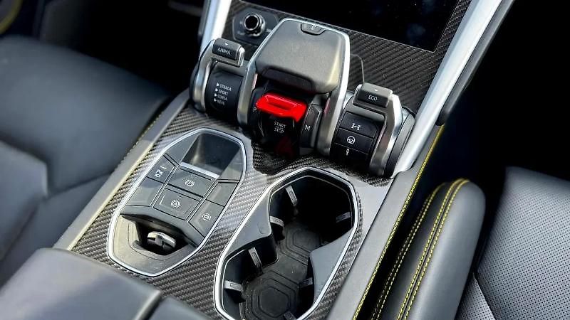 Lamborghini Urus (2020) Vysoce výkonné SUV V8 - fotka 8 z 13