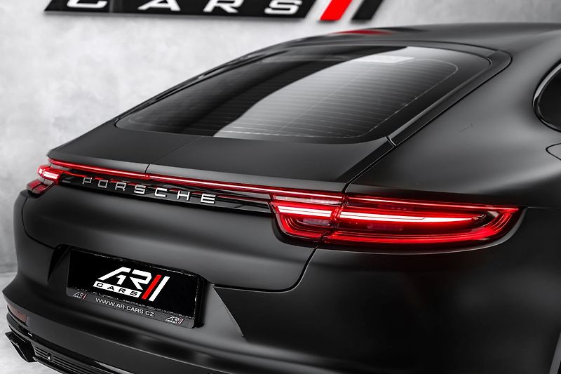 Porsche Panamera Turo S E-Hybrid Sport Chrono P - fotka 9 z 23