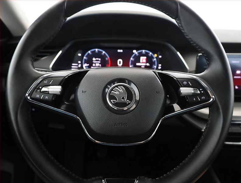 Škoda Octavia (2023) Ambition 1.5 TSI, Serv.kniha - fotka 8 z 19