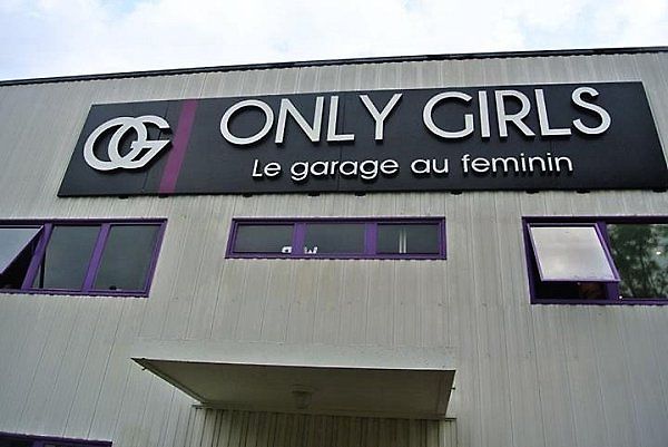 Autoservis Only Girls se specializuje na ženské zákaznice.
