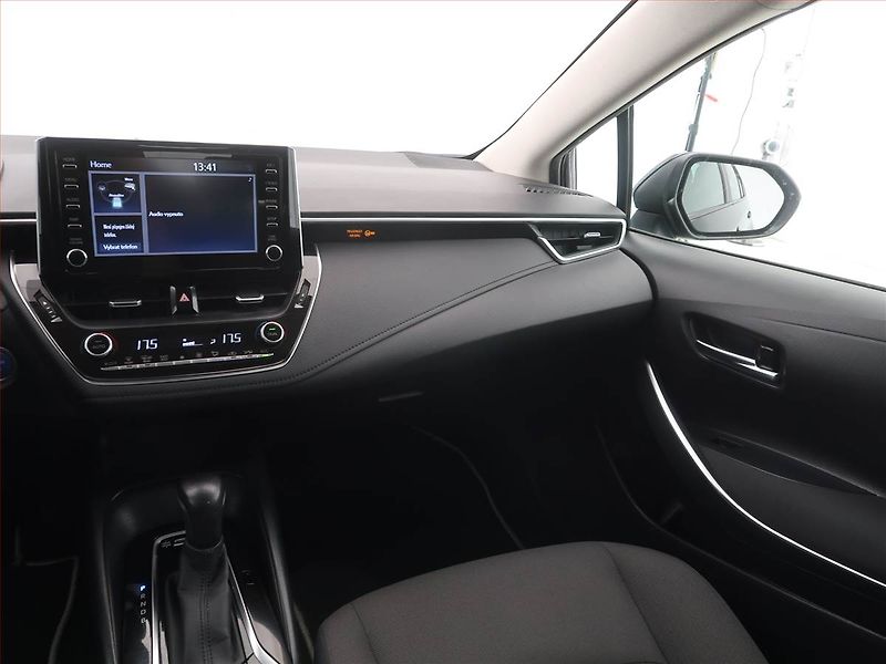 Toyota Corolla (2019) 1.8 Hybrid, Automat, ČR,1.maj - fotka 8 z 15
