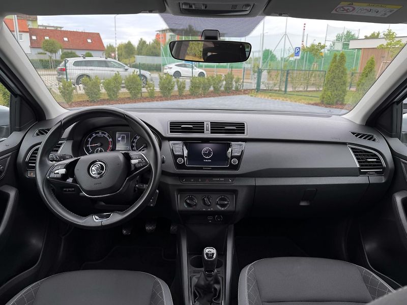 Škoda Fabia (2022) 1.0 Tsi 70 kw - fotka 15 z 22