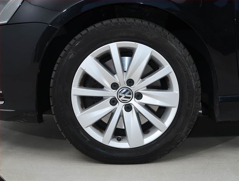 Volkswagen Passat (2013) 2.0 TDI, Navi, Tempomat - fotka 14 z 21