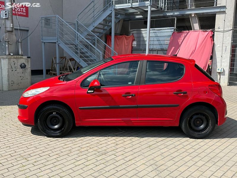 Peugeot 207 (2010) 1.4i, 54kw Původ ČR - fotka 2 z 20