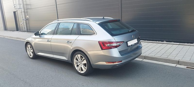 Škoda Superb 1.4TSi, 4x4 volat-608 081 843 - fotka 5 z 14
