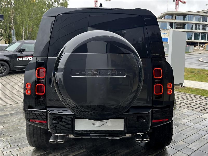Land Rover Defender (2026) 110 V8 P425 X-DYNAMIC HSE - fotka 5 z 35