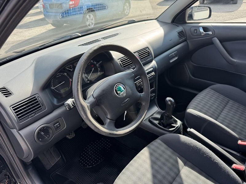 Škoda Octavia (2009) 1.9 TDI 74kW - fotka 12 z 33
