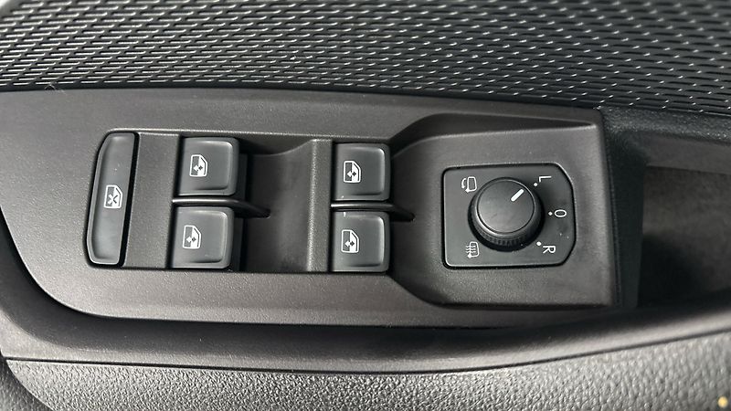 Škoda Octavia 1.4 TSI iV DSG Style Combi - fotka 21 z 27