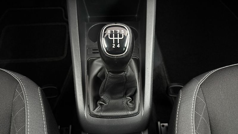 Škoda Fabia 1.0 TSI Ambition Combi - fotka 23 z 23