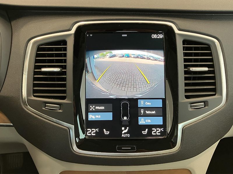 Volvo XC90 B5 AWD Momentum AT8 - fotka 34 z 43