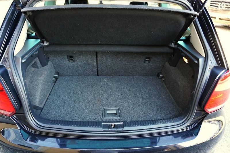 Volkswagen Polo (2012) STYLE 1,6 TDI 66 kW - fotka 12 z 32