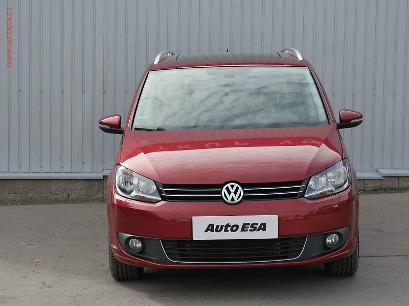 Volkswagen Touran (2014) 1.2 TSi, Life, panor, +kola - fotka 2 z 18