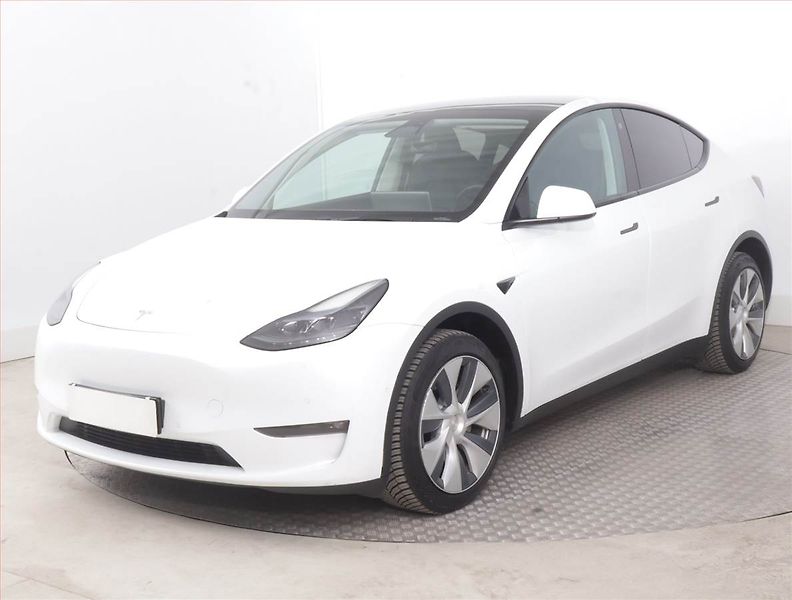 Tesla Model Y (2022) Long Range AWD 79kWh, SoH 90% - fotka 2 z 22