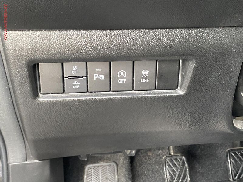 Suzuki Swift (2021) 1.2i Hybrid, Elegance - fotka 13 z 19